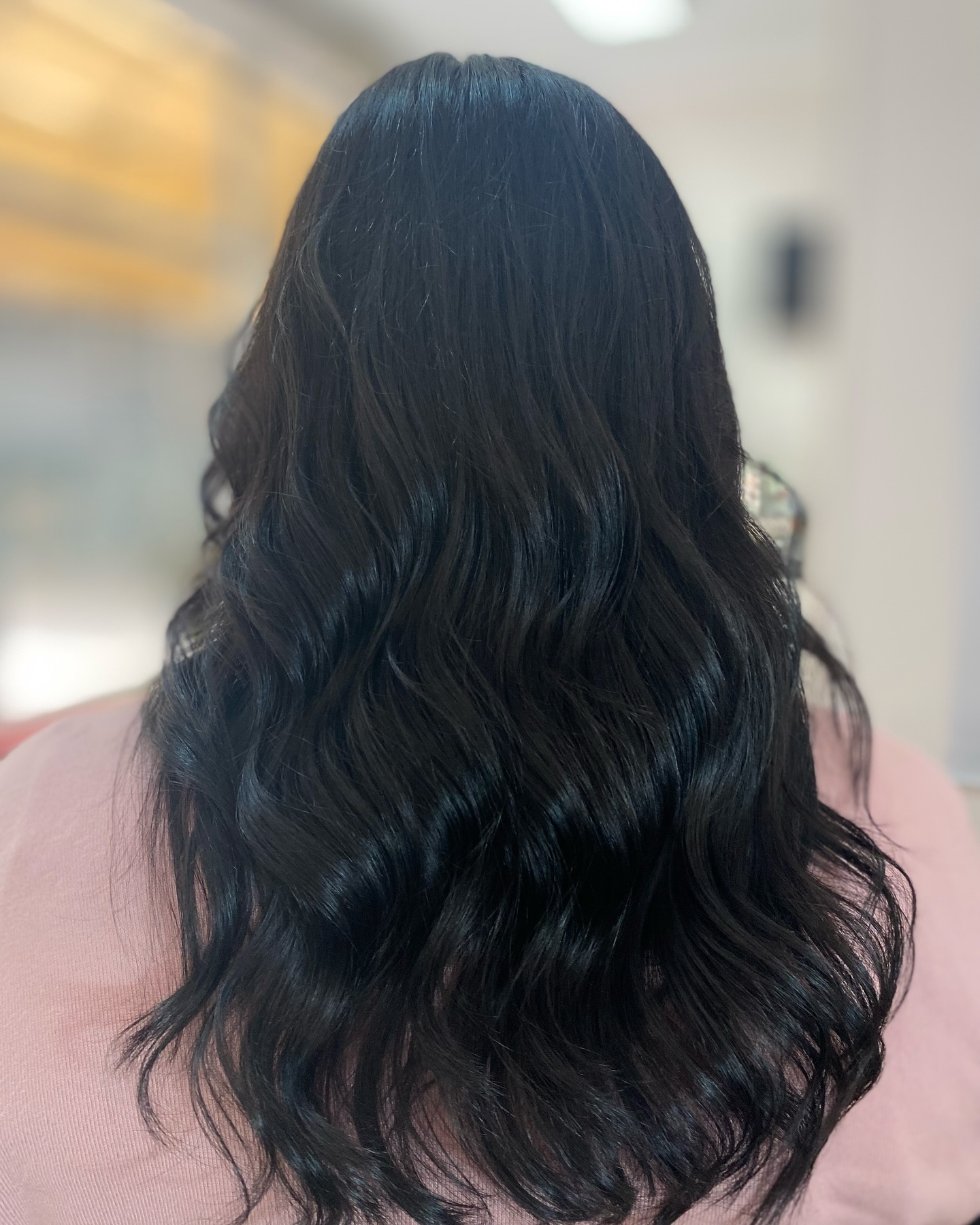 Cabelo preto ondulado